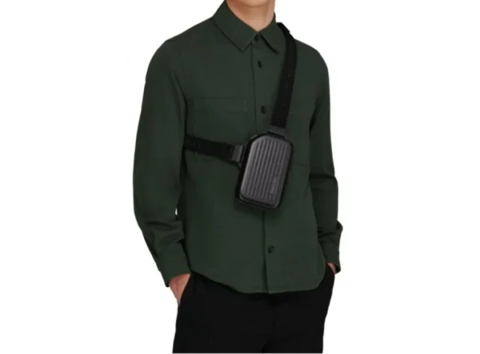 Aluminiowa torebka na ramię typu sling clutch