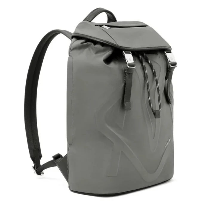 Plecak Signature Flap z nylonu ECONYL®