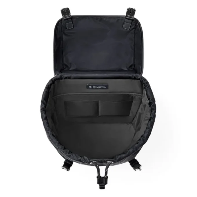 Plecak Signature Flap z nylonu ECONYL®