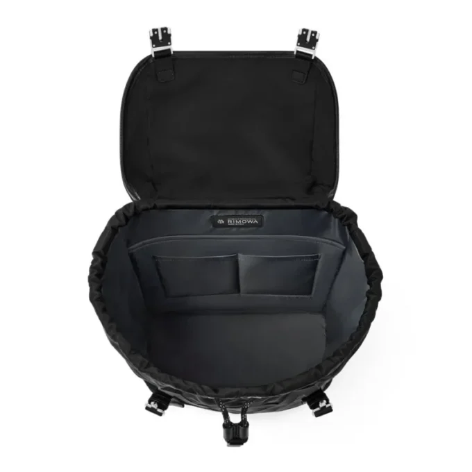 Plecak Signature Flap z nylonu ECONYL®